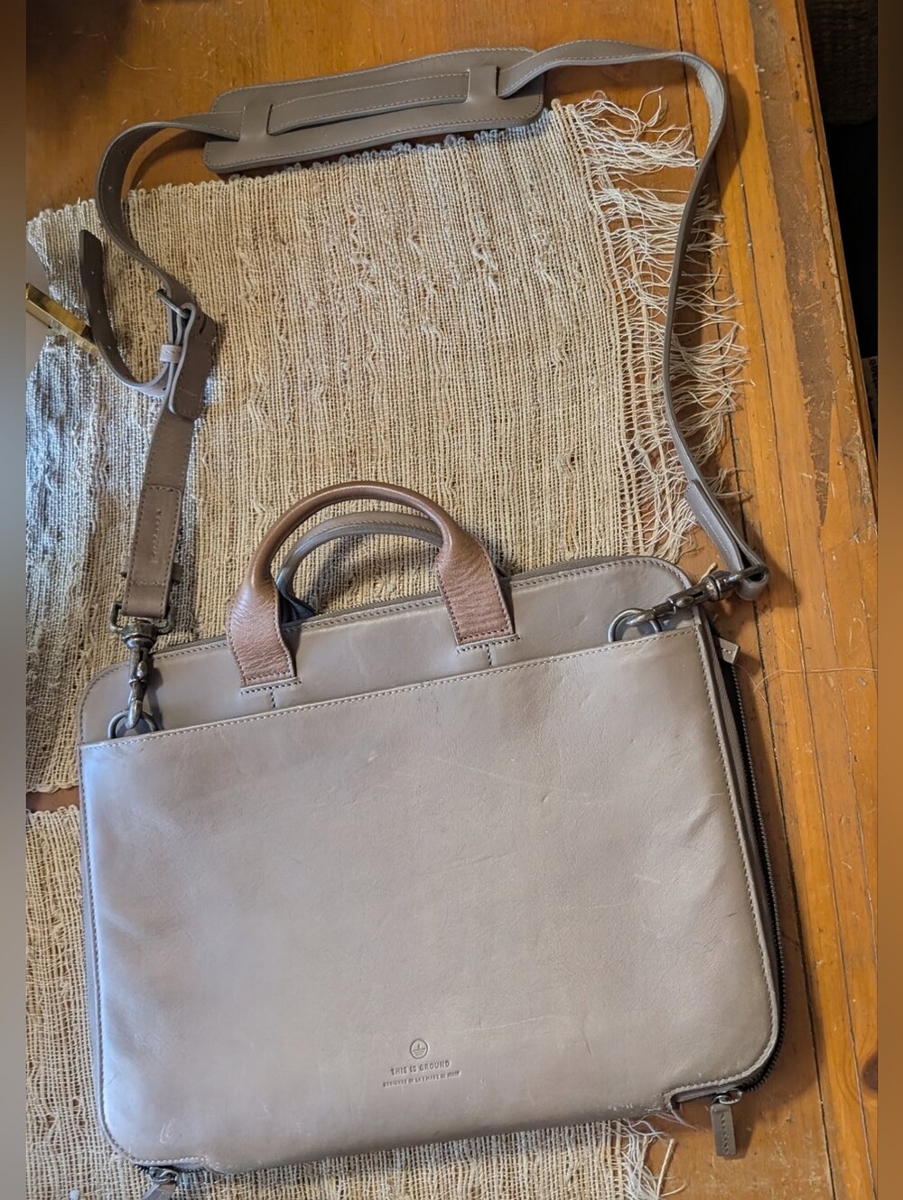 This is Ground Laptop / iPad organization case
